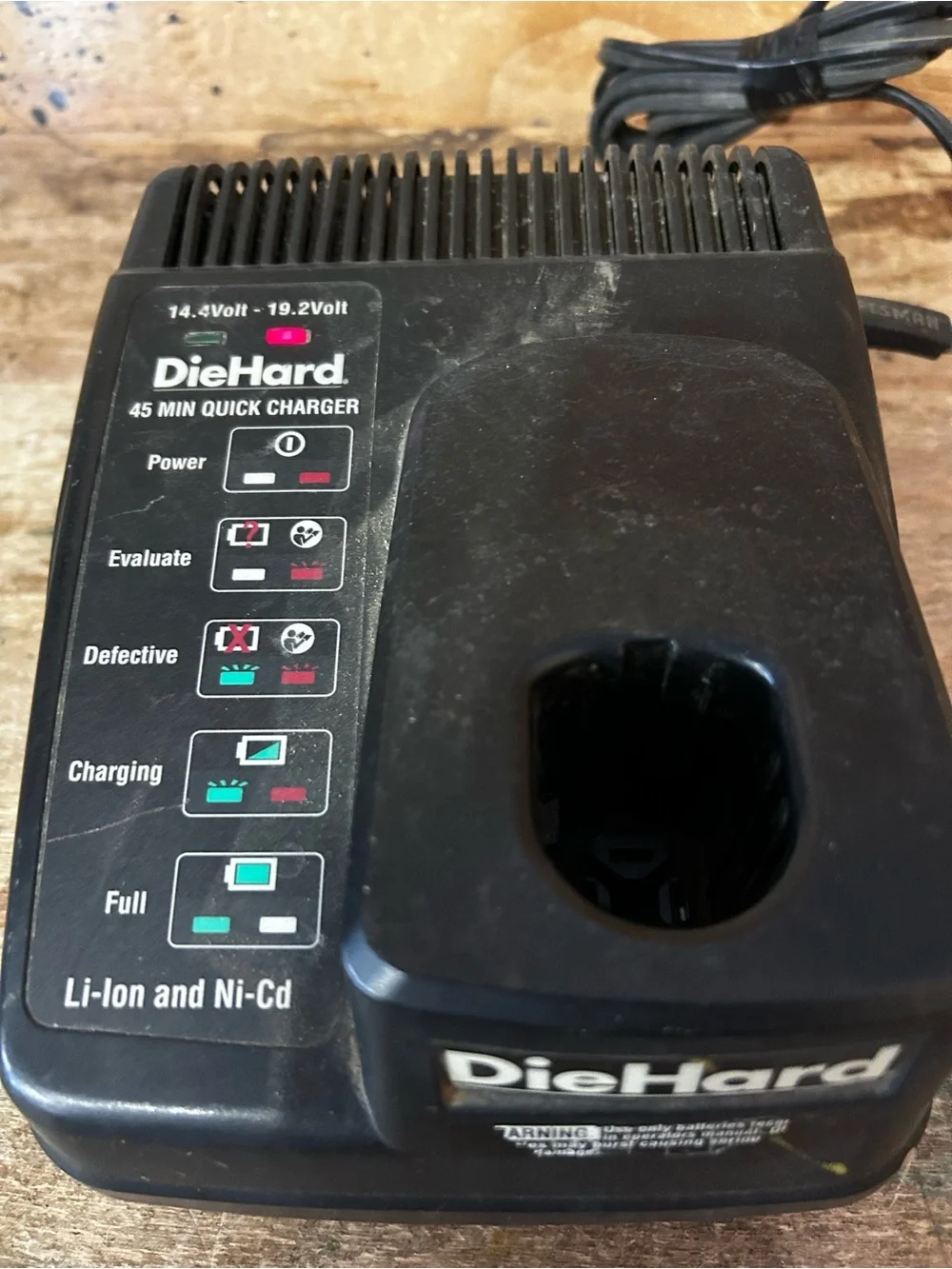 Diehard Black 45-Min Quick Charger for 14.4V–19.2V Li-Ion & Ni-Cd Batteries